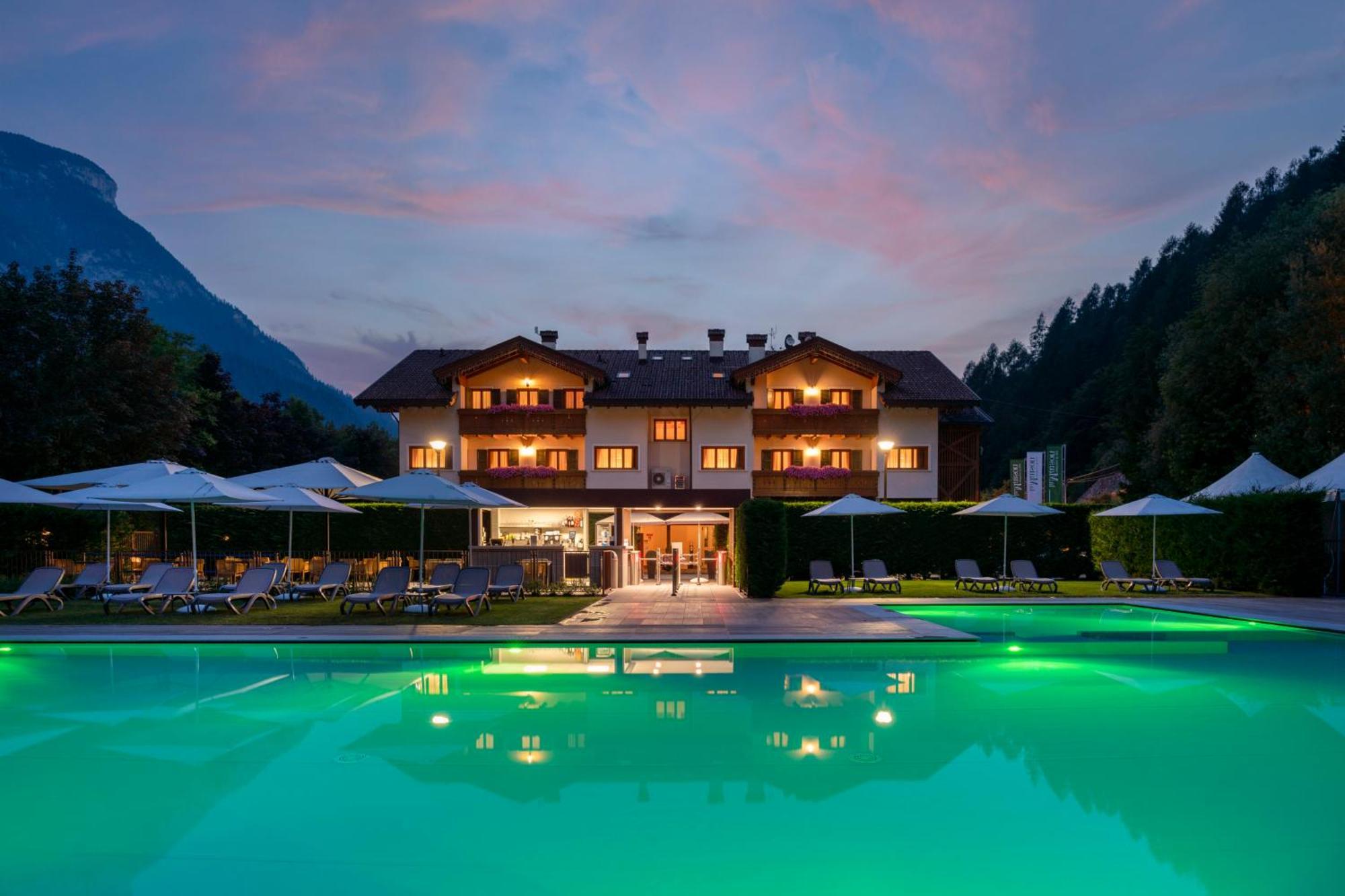Hotel La Maison Wellness&Spa Alleghe Esterno foto