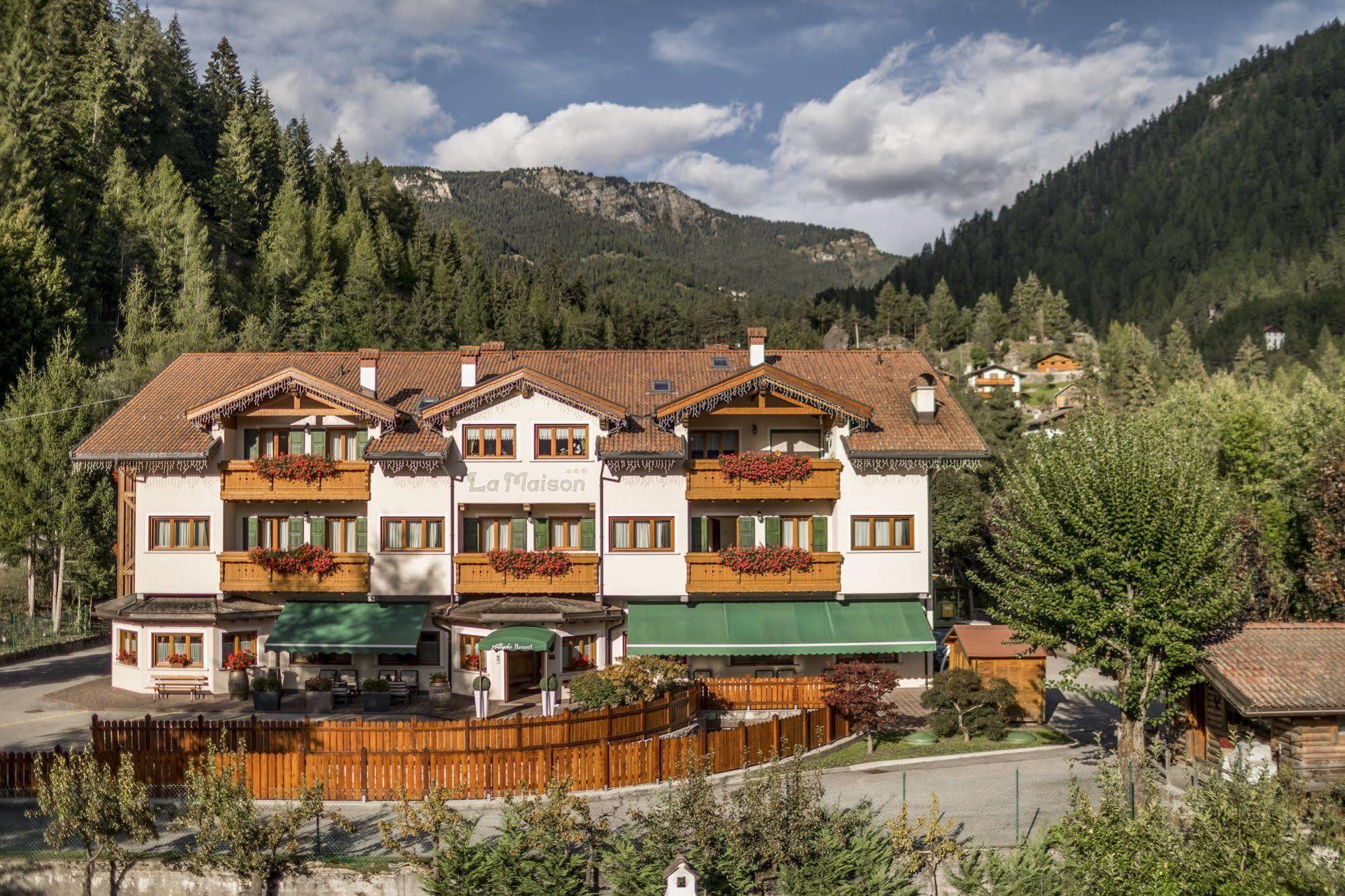 Hotel La Maison Wellness&Spa Alleghe Esterno foto