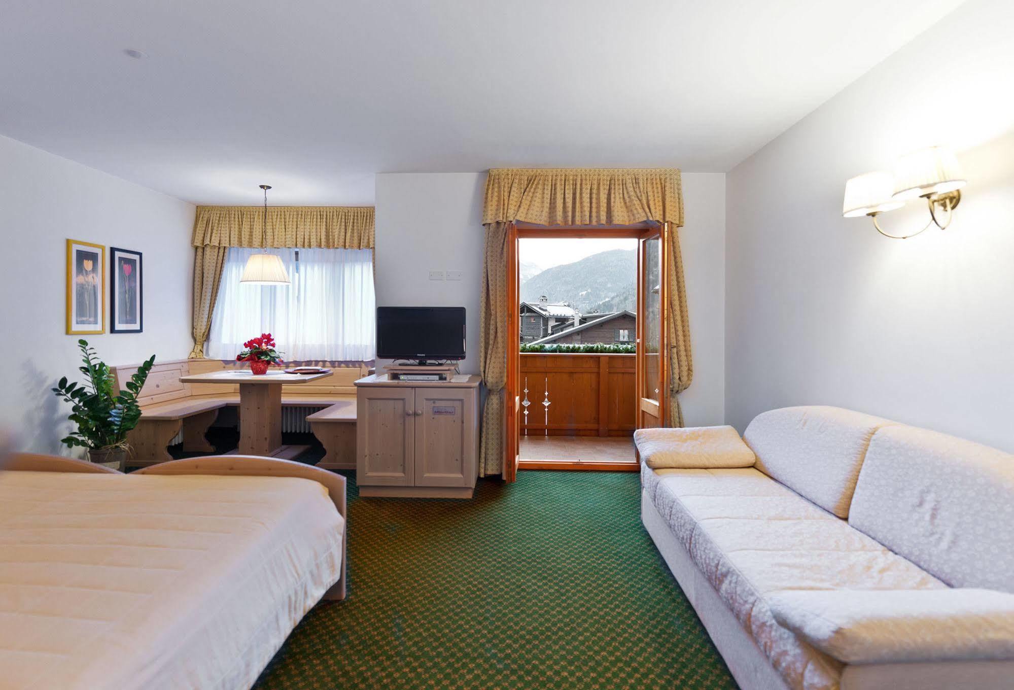 Hotel La Maison Wellness&Spa Alleghe Esterno foto